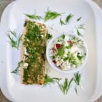 Łosoś zapiekany ze świeżym koperkiem