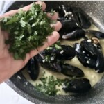 Małże po marynarsku w sosie śmietankowym