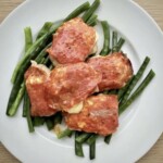 Medaliony wieprzowe z salami i serem halloumi