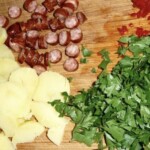 pokrojone składniki na desce kuchennej