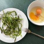 omlet z dzikimi szparagami