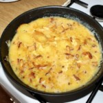 omlet z kurkami i ziemniakami