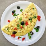 Omlet z łososiem wędzonym