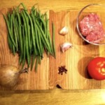 omlet z wieprzowiną po tajsku