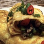 omlet z wieprzowiną po tajsku