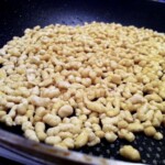 na patelni smaży się zacierka po węgiersku