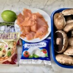 pieczarki portobello, łosoś wędzony w płatach, ser mozzarella