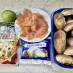 Pieczarki pieczone z łososiem wędzonym i serem