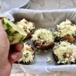 Pieczarki pieczone z łososiem wędzonym i serem