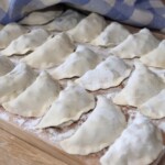pierogi z borówkami przygotowane do gotowania