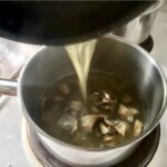 przygotowanie sosu pieczarkowego