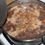 Ragout z jelenia po myśliwsku na winie