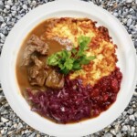Ragout z jelenia po myśliwsku na winie