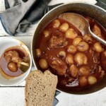 Ragout z królika w pomidorach w greckim stylu