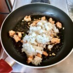 Ryż smażony z krewetkami i omletem