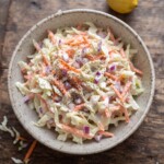 sałatka coleslaw w misce