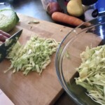 kapusta biała siekana na blacie