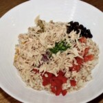 sałatka z tuńczykiem warzywami i kaszą