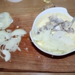 Śledzie z imbirem w śmietanie z kurkumą