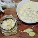 Śledzie z imbirem w śmietanie z kurkumą