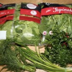 spanakopita grecki placek ze szpinakiem i serem