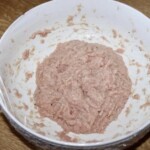 w misce znajduje się mięso na sznycel cielęcy