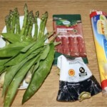 Szparagi zapiekane w cieście z szynką dojrzewającą