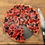 tarta z owocami leśnymi