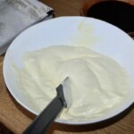 masa do tiramisu w dużej misce