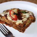 Zapiekanka z bakłażanem i mięsem w pomidorach