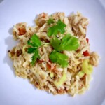 Zapiekanka z tuńczykiem i papryką na makaronie