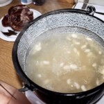 biała fasola gotuje się w garnku