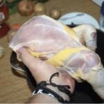 świeży sprawiony bażant w dłoni