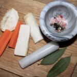 warzywa korzeniowe na desce kuchennej