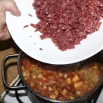 dodawanie mięsa mielonego do zupy