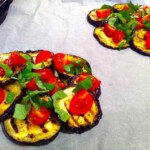 Bakłażan zapiekany z oscypkiem i pomidorami