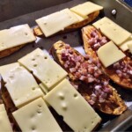 bataty zapiekane z serem raclette i speckiem