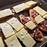 Bataty zapiekane z serem raclette i speckiem