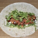 Burrito z tuńczykiem i warzywami po meksykańsku