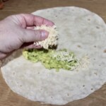 Burrito z kurczakiem awokado i serem