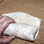 Burrito z kurczakiem awokado i serem