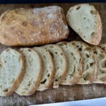 ciabatta upieczona pokrojona na kromki