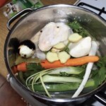 Screenshot w garnku gotuje się rosół z kurczaka