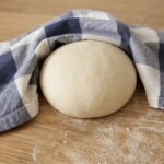 domowe ciasto na flammkuchen podpłomyk