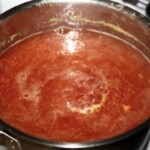 Galaretka z pomarańczy w dużym garnku