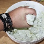 Mizeria ze śmietaną po polsku z koperkiem