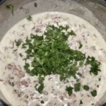 sos śmietanowy z szynką w garnku