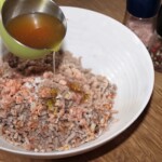 farsz do pierogów z mięsem w trakcie przygotowania
