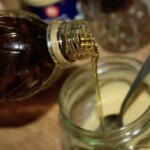 przygotowywanie sosu winegret