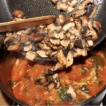 Potrawka z młodej kapusty z boczkiem i grzybami